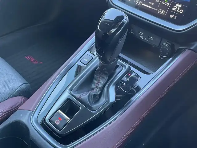 スバル レヴォーグ 1．8STIスポーツ EX 群馬県 2021(令3)年 8.4万km マグネタイトグレーメタリック 純正メモリーナビ(FM/AM/BT/USB/AUX)/アイサイト/　・プリクラッシュブレーキ/　・エマージェンシーレーンキープアシスト/　・車線逸脱防止/　・先行車お知らせ/　・青信号お知らせ/　・後退時ブレーキアシスト/　・スバルリセビークル/　・ドライバーモニタリングシステム/オートブレーキホールド/電子パーキングブレーキ/革巻きステアリング/ステアリングスイッチ/パドルシフト/プッシュスタート/ビルトインＥＴＣ/パワーバックドア/ヘッドライトレベライザー/Ｄ席メモリー機能/リアフォグ/フォグランプ/LEDヘッドライト/ドアバイザー/バニティミラー/純正フロアマット/純正アルミホイール/フルオートパワーウィンドウ/アルミスポーツペダル/純正ドラレコ/フロントガラスワイパー熱戦/ステアリング連動ヘッドライト/ドライブモード切替/保証書/取扱説明書