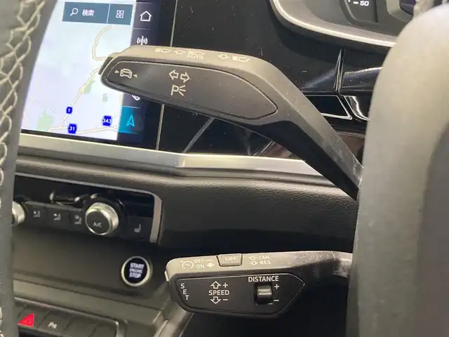 アウディ Ｑ３ SB 35TFSI Sライン 熊本県 2022(令4)年 4万km グレイシアホワイトメタリック ・ワンオーナー/・スマートキー/・プッシュスタート/・ハイビームアシスト/・パークエイド/・アダプティブドライブアシスト/・レーン逸脱警告/・Audiプレセンス/・休憩の推奨/・クルーズコントロール(追従式)/・ハーフレザーシート/・前席パワーシート/・前席シートヒーター/・純正メモリナビ/　【Bluetooth・USB・AppleCarPlay・AndroidAuto】/・全方位カメラ/・ETC2.0/・バーチャルコクピット/・パワーバックドア/・LEDヘッドランプ/・純正マット/・保証書/取説