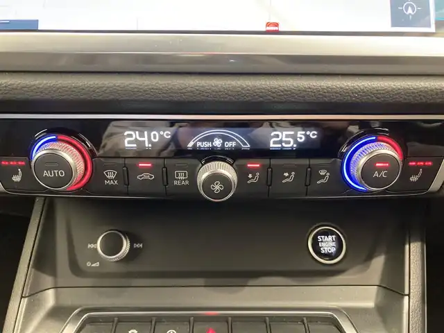 アウディ Ｑ３ SB 35TFSI Sライン 熊本県 2022(令4)年 4万km グレイシアホワイトメタリック ・ワンオーナー/・スマートキー/・プッシュスタート/・ハイビームアシスト/・パークエイド/・アダプティブドライブアシスト/・レーン逸脱警告/・Audiプレセンス/・休憩の推奨/・クルーズコントロール(追従式)/・ハーフレザーシート/・前席パワーシート/・前席シートヒーター/・純正メモリナビ/　【Bluetooth・USB・AppleCarPlay・AndroidAuto】/・全方位カメラ/・ETC2.0/・バーチャルコクピット/・パワーバックドア/・LEDヘッドランプ/・純正マット/・保証書/取説