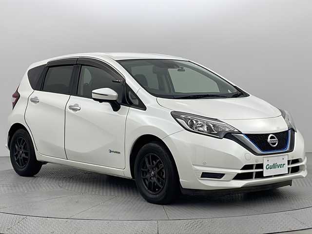 日産 ノート e－パワー X 新潟県 2017(平29)年 5万km ブリリアントホワイトパール 純正ナビ/　　フルセグ/CD/DVD/AUX/BT/アラウンドビューモニター/LEDオートライト/純正14インチアルミホイール/ステアリングスイッチ/オートエアコン/スマートキー/ETC