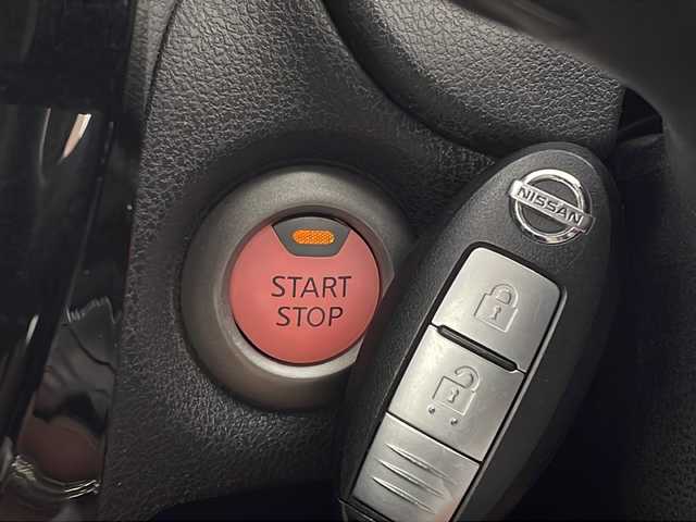 日産 ノート e－パワー X 新潟県 2017(平29)年 5万km ブリリアントホワイトパール 純正ナビ/　　フルセグ/CD/DVD/AUX/BT/アラウンドビューモニター/LEDオートライト/純正14インチアルミホイール/ステアリングスイッチ/オートエアコン/スマートキー/ETC