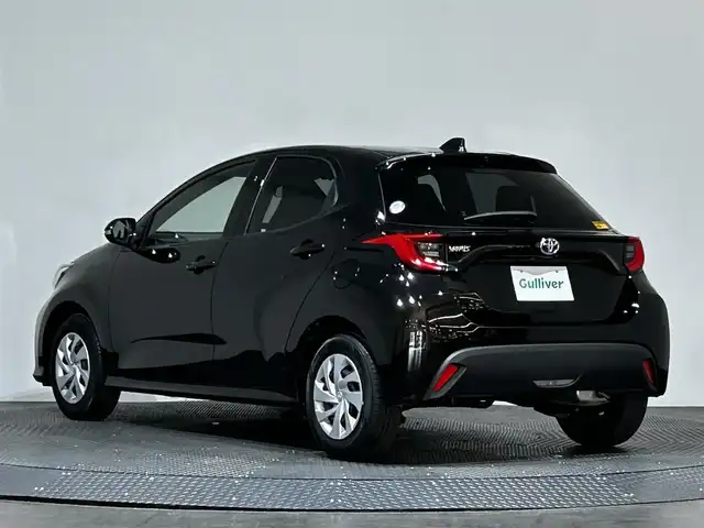 トヨタ ヤリス G 愛媛県 2023(令5)年 1.2万km ブラック ・８型ナビ（ＢＴ・ＦＭＡＭ・ＵＳＢ接続）/・バックカメラ　/・ビルトインＥＴＣ　/・オートマチックハイビーム　/・前方ドラレコ　/・衝突軽減ブレーキ　/・レーンキープアシスト