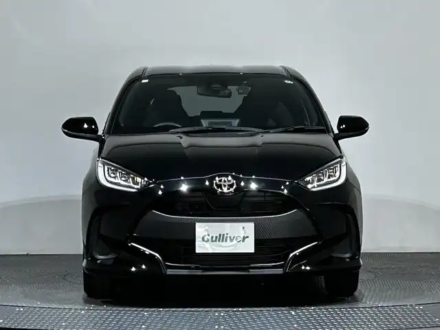 トヨタ ヤリス G 愛媛県 2023(令5)年 1.2万km ブラック ・８型ナビ（ＢＴ・ＦＭＡＭ・ＵＳＢ接続）/・バックカメラ　/・ビルトインＥＴＣ　/・オートマチックハイビーム　/・前方ドラレコ　/・衝突軽減ブレーキ　/・レーンキープアシスト