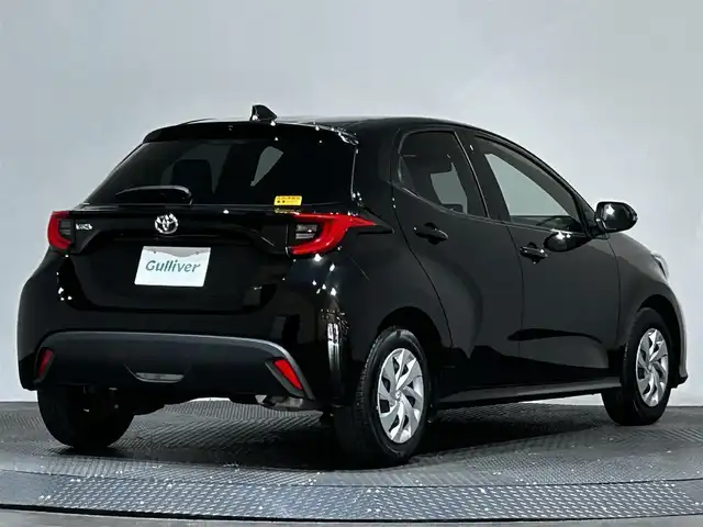 トヨタ ヤリス G 愛媛県 2023(令5)年 1.2万km ブラック ・８型ナビ（ＢＴ・ＦＭＡＭ・ＵＳＢ接続）/・バックカメラ　/・ビルトインＥＴＣ　/・オートマチックハイビーム　/・前方ドラレコ　/・衝突軽減ブレーキ　/・レーンキープアシスト