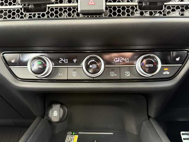 ホンダ ＺＲ－Ｖ ハイブリッド e:HEV Z 滋賀県 2023(令5)年 1.9万km スーパープラチナグレーメタリック ワンオーナー/純正メーカーナビ/　【AM・FM/Bluetooth/フルセグTV】/バックカメラ　【全方位】/レザーシート/運転席・助手席パワーシート/運転席・助手席シートヒーター/クルーズコントロール/ヒルディセントコントロール/ブレーキホールド/横滑り防止システム/レーントレーシングアシスト/ブラインドスポットモニター/コーナーセンサー/パワーバックドア/衝突軽減防止システム/置くだけ充電/前後ドライブレコーダー/ETC2.0