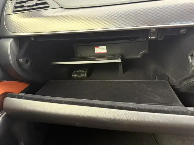 レクサス ＧＳ Ｆ 愛知県 2017(平29)年 8.3万km ダークグレーマイカ 純正SDナビ/（Bluetooth/フルセグTV/USB入力/CD/Blu-ray/DVD/AM/FM）/バックカメラ/レクサスセーフティ/レザーシート/パワーシート/シートクーラー/シートヒーター/ステアリングヒーター/メモリシート/電動シェード/ドライブレコーダー/ETC2.0/純正フロアマット/ドアバイザー/パドルシフト/オートライト/ステアリングリモコン/防眩ミラー/電動格納ミラー/サンシェード