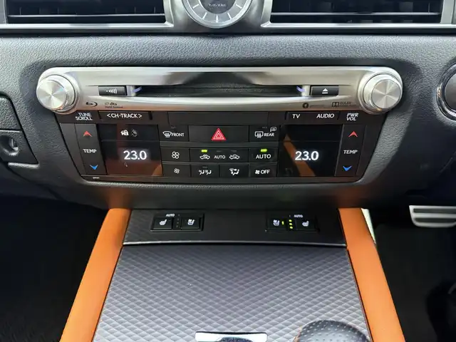 レクサス ＧＳ Ｆ 愛知県 2017(平29)年 8.3万km ダークグレーマイカ 純正SDナビ/（Bluetooth/フルセグTV/USB入力/CD/Blu-ray/DVD/AM/FM）/バックカメラ/レクサスセーフティ/レザーシート/パワーシート/シートクーラー/シートヒーター/ステアリングヒーター/メモリシート/電動シェード/ドライブレコーダー/ETC2.0/純正フロアマット/ドアバイザー/パドルシフト/オートライト/ステアリングリモコン/防眩ミラー/電動格納ミラー/サンシェード