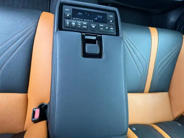 レクサス ＧＳ Ｆ 愛知県 2017(平29)年 8.3万km ダークグレーマイカ 純正SDナビ/（Bluetooth/フルセグTV/USB入力/CD/Blu-ray/DVD/AM/FM）/バックカメラ/レクサスセーフティ/レザーシート/パワーシート/シートクーラー/シートヒーター/ステアリングヒーター/メモリシート/電動シェード/ドライブレコーダー/ETC2.0/純正フロアマット/ドアバイザー/パドルシフト/オートライト/ステアリングリモコン/防眩ミラー/電動格納ミラー/サンシェード