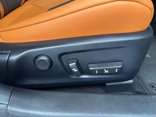 レクサス ＧＳ Ｆ 愛知県 2017(平29)年 8.3万km ダークグレーマイカ 純正SDナビ/（Bluetooth/フルセグTV/USB入力/CD/Blu-ray/DVD/AM/FM）/バックカメラ/レクサスセーフティ/レザーシート/パワーシート/シートクーラー/シートヒーター/ステアリングヒーター/メモリシート/電動シェード/ドライブレコーダー/ETC2.0/純正フロアマット/ドアバイザー/パドルシフト/オートライト/ステアリングリモコン/防眩ミラー/電動格納ミラー/サンシェード