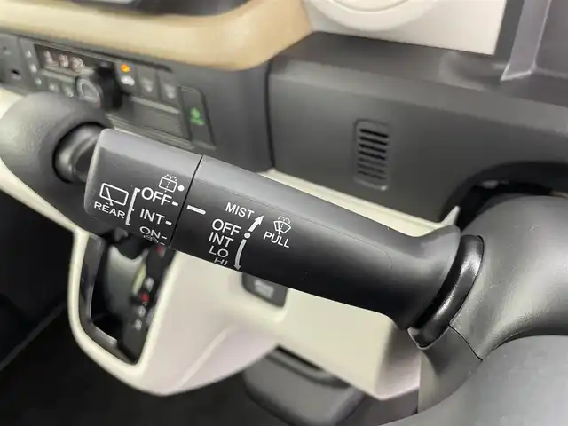 ホンダ Ｎ ＢＯＸ 富山県 2024(令6)年 0.5万km クリスタルブラックパール 純正8型ナビ（AM/FM/BT/フルセグ）/バックカメラ/ETC/片側パワースライドドア/衝突被害軽減システム/レーダークルーズコントロール/レーンキープアシスト/コーナーセンサー/横滑り防止装置/オートLEDライト/純正フロアマット/オートホールド付電子パーキング/ステアリングスイッチ/スマートキー/スペアキー