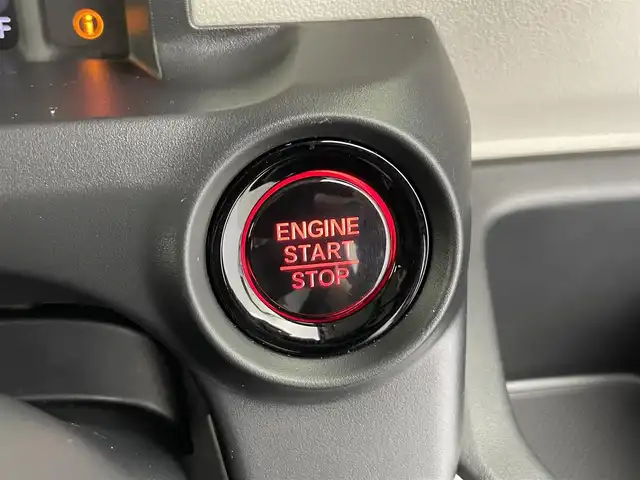 ホンダ Ｎ ＢＯＸ 富山県 2024(令6)年 0.5万km クリスタルブラックパール 純正8型ナビ（AM/FM/BT/フルセグ）/バックカメラ/ETC/片側パワースライドドア/衝突被害軽減システム/レーダークルーズコントロール/レーンキープアシスト/コーナーセンサー/横滑り防止装置/オートLEDライト/純正フロアマット/オートホールド付電子パーキング/ステアリングスイッチ/スマートキー/スペアキー
