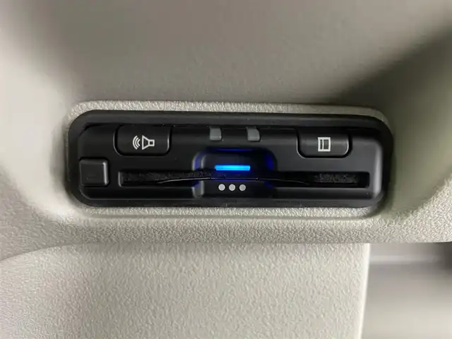 ホンダ Ｎ ＢＯＸ 富山県 2024(令6)年 0.5万km クリスタルブラックパール 純正8型ナビ（AM/FM/BT/フルセグ）/バックカメラ/ETC/片側パワースライドドア/衝突被害軽減システム/レーダークルーズコントロール/レーンキープアシスト/コーナーセンサー/横滑り防止装置/オートLEDライト/純正フロアマット/オートホールド付電子パーキング/ステアリングスイッチ/スマートキー/スペアキー