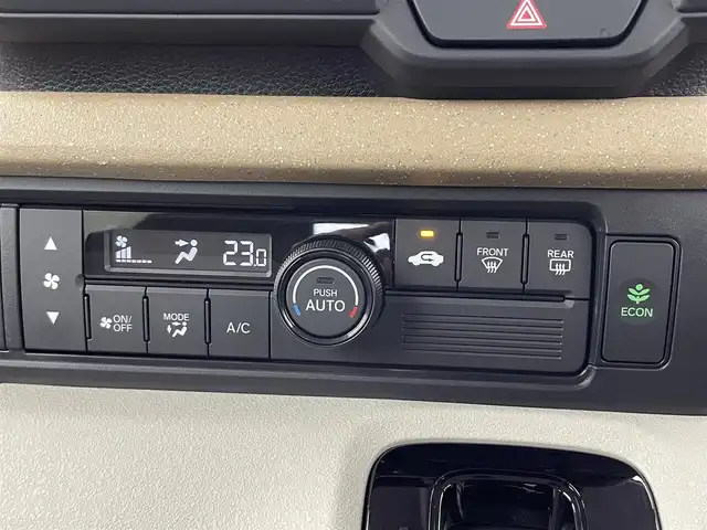 ホンダ Ｎ ＢＯＸ 富山県 2024(令6)年 0.5万km クリスタルブラックパール 純正8型ナビ（AM/FM/BT/フルセグ）/バックカメラ/ETC/片側パワースライドドア/衝突被害軽減システム/レーダークルーズコントロール/レーンキープアシスト/コーナーセンサー/横滑り防止装置/オートLEDライト/純正フロアマット/オートホールド付電子パーキング/ステアリングスイッチ/スマートキー/スペアキー