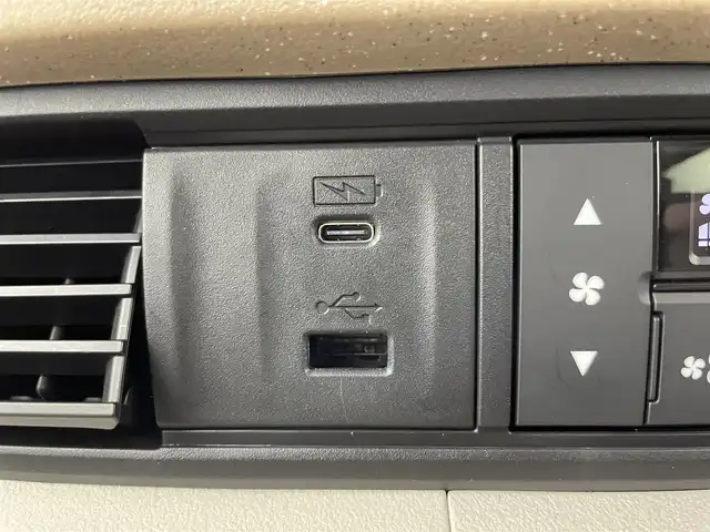 ホンダ Ｎ ＢＯＸ 富山県 2024(令6)年 0.5万km クリスタルブラックパール 純正8型ナビ（AM/FM/BT/フルセグ）/バックカメラ/ETC/片側パワースライドドア/衝突被害軽減システム/レーダークルーズコントロール/レーンキープアシスト/コーナーセンサー/横滑り防止装置/オートLEDライト/純正フロアマット/オートホールド付電子パーキング/ステアリングスイッチ/スマートキー/スペアキー