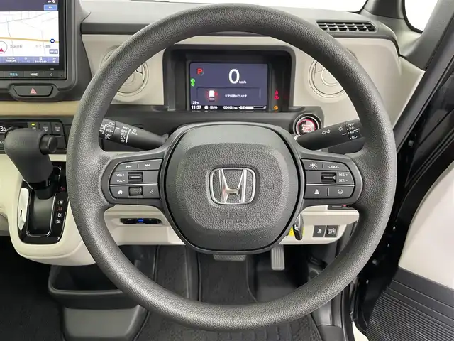 ホンダ Ｎ ＢＯＸ 富山県 2024(令6)年 0.5万km クリスタルブラックパール 純正8型ナビ（AM/FM/BT/フルセグ）/バックカメラ/ETC/片側パワースライドドア/衝突被害軽減システム/レーダークルーズコントロール/レーンキープアシスト/コーナーセンサー/横滑り防止装置/オートLEDライト/純正フロアマット/オートホールド付電子パーキング/ステアリングスイッチ/スマートキー/スペアキー