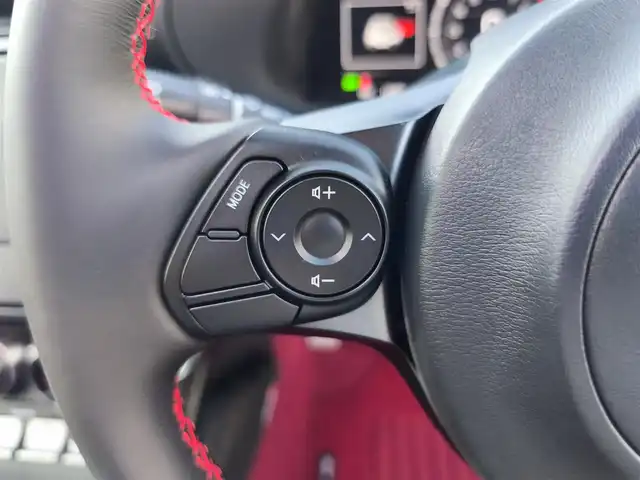 トヨタ ＧＲ８６ RZ 熊本県 2022(令4)年 0.2万km クリスタルホワイトパール GRフロントスポイラー/GRサイドスカート/GRリヤバンパースポイラー/GRカナード/GRエアロスタビライジングカバー/GR専用ステアリング/GR専用フロアマット/純正18インチAW/クルーズコントロール/前席シートヒーター/オートLEDヘッドライト/フォグ/ETC/ヘッドライトレベライザー/電格式ミラー/充電用USB端子/室内灯LED/ドアバイザー/プッシュスタート/スマートキー/スペアキー×1/保証書/取扱説明書