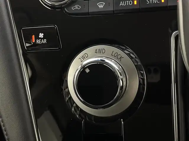 三菱 デリカＤ：５ G パワーパッケージ 宮城県 2019(平31)年 4.5万km ウォームホワイトパール パートタイム4WD/純正10型ナビ/CD/DVD/BT/SD/フルセグTV/e‐Assist/ルーフキャリア/マルチアラウンドモニター/ブラインドスポットモニター/レーダークルーズコントロール/両側パワースライドドア/パワーバックドア/アイドリングストップ/パドルシフト/シートヒーター/パワーシート/ステアリングリモコン/プッシュスタート/オートライト/LEDヘッドライト/フォグライト/ドアバイザー/フロアマット/ETC