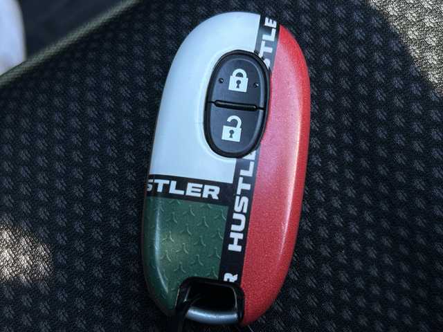 スズキ ハスラー Jスタイル 山梨県 2015(平27)年 3.9万km クールカーキパールメタリック/ホワイト2トーンルーフ 社外ナビ　/前席シートヒーター　/純正フロアマット　/前方ドライブレコーダー　/純正アルミホイール　/ＥＴＣ　/バックカメラ　/ベンチシート　/横滑り防止機能　/衝突軽減システム