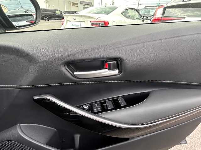 トヨタ カローラツーリング ハイブリッド ダブルバイビー 茨城県 2021(令3)年 5.9万km ブラックマイカ 純正ナビゲーション/Bluetooth/フルセグTV/バックカメラ/トヨタセーフティセンス/・プリクラッシュセーフティ/・レーントレーシングアシスト/・レーンディパーチャーアラート/・レーダークルーズコントロール/・オートマチックハイビーム/スマートキー×２/ビルトインETC/ハーフレザーシート/前席シートヒーター/純正17インチAW/オートライト/LEDヘッドライト/保証書、取扱説明書