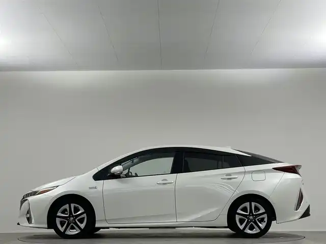 トヨタ プリウス ＰＨＶ A 埼玉県 2017(平29)年 4.4万km ホワイトパールクリスタルシャイン 純正１１．６インチメーカーＯＰナビ　バックカメラ　フルセグＴＶ　衝突被害軽減ブレーキ　レーダークルーズ　ＢＳＭ　ＬＤＡ　　シートヒーター　　ステアリングヒーター　トノカバーＥＴＣ　　充電ケーブル