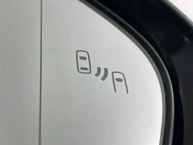 トヨタ プリウス ＰＨＶ A 埼玉県 2017(平29)年 4.4万km ホワイトパールクリスタルシャイン 純正１１．６インチメーカーＯＰナビ　バックカメラ　フルセグＴＶ　衝突被害軽減ブレーキ　レーダークルーズ　ＢＳＭ　ＬＤＡ　　シートヒーター　　ステアリングヒーター　トノカバーＥＴＣ　　充電ケーブル