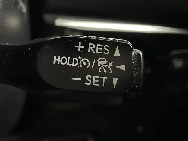 トヨタ プリウス ＰＨＶ A 埼玉県 2017(平29)年 4.4万km ホワイトパールクリスタルシャイン 純正１１．６インチメーカーＯＰナビ　バックカメラ　フルセグＴＶ　衝突被害軽減ブレーキ　レーダークルーズ　ＢＳＭ　ＬＤＡ　　シートヒーター　　ステアリングヒーター　トノカバーＥＴＣ　　充電ケーブル