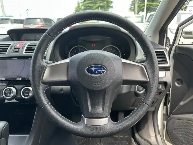 スバル インプレッサ スポーツ 1．6i－L プラウドED 道北・旭川 2015(平27)年 5.9万km クリスタルホワイトP (株)IDOMが運営する【じしゃロン旭川店】の自社ローン専用車両になります。こちらは現金またはオートローンご利用時の価格です。自社ローンご希望の方は別途その旨お申付け下さい/　/・純正ナビ(CD/DVD/BT/SD/フルセグ)/・パドルシフト/・スマートキー2個/・プッシュスタート/・積込サマー 純正AW195/65R15/・積込サマー 社外AW195/65R15/・取扱説明書