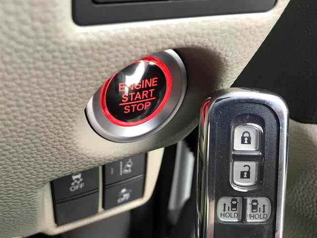 ホンダ Ｎ ＢＯＸ G EX ホンダセンシング 茨城県 2017(平29)年 7.3万km モーニングミストブルーM 純正8インチプレミアムインターナビ【VXU-185NBi】/(地デジTV・CD・DVD・BT・USB・ラジオ再生)/両側パワースライドドア/衝突軽減ブレーキ/コーナーセンサー/レーダークルーズコントロール/レーンアシスト/バックカメラ/ドライブレコーダー/ETC/オートライト/LEDヘッドライト/純正フロアマット/スマートキー/スペアキー/レザー調シートカバー