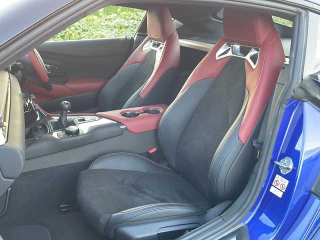 トヨタ スープラ RZ 新潟県 2024(令6)年 0.5万km 青Ｍ 純正HDDナビ/BT/USB/フルセグテレビ/バックカメラ/ETC/ドライブレコーダー/衝突被害軽減ブレーキ/レーンキープアシスト/クルーズコントロール/半革シート/パワーシート/シートヒーター /コーナーセンサー/ステアリングスイッチ/スマートキー/プッシュスタート/LEDヘッドライト/オートライト/オートハイビーム/社外19インチアルミホイール