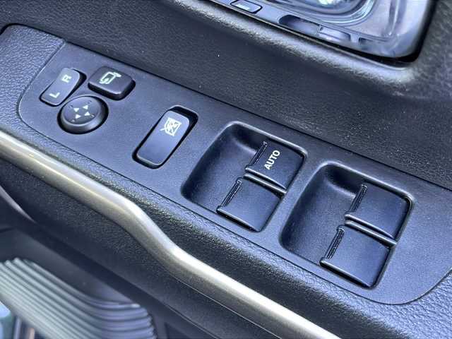 スズキ ハスラー Jスタイル Ⅱ 岐阜県 2022(令4)年 2.5万km クールカーキパールメタリック/ソフトベージュメタリック 登録時走行距離24468km/純正８インチナビ/フルセグＴＶ/禁煙車/デュアルカメラブレーキサポート/クルーズコントロール/レーンキープアシスト/コーナーセンサー/純正アルミホイール/ＬＥＤヘッドライト/オートライト/フォグランプ/プッシュスタート/スマートキー/スペアキー/シートヒーター/純正フロアマット/Bluetooth接続/CDチェンジャー/ドアバイザー/ツートンカラー/アイドリングストップ