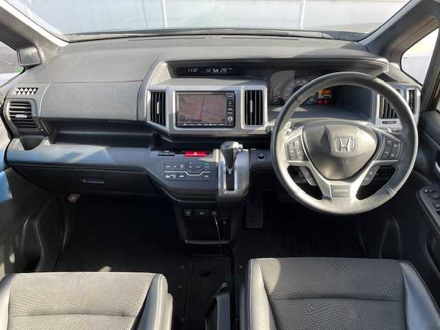 ホンダ ステップワゴン スパーダ Z クールスピリット 富山県 2013(平25)年 9.1万km プレミアムスパークルブラックパール (株)IDOMが運営する【じしゃロン富山店】の自社ローン対象車両になります。こちらは現金ご利用時の価格です。自社ローンご希望の方は別途その旨お申付け下さい。/純正インターナビ/FM/AM/CD/DVD/TV/HDD/USB/ビデオ入力端子/バックカメラ/ETC/前方ドライブレコーダー/両側パワースライドドア/横滑り防止/クルコン/7人乗り/ハーフレザーシート/スマートキー