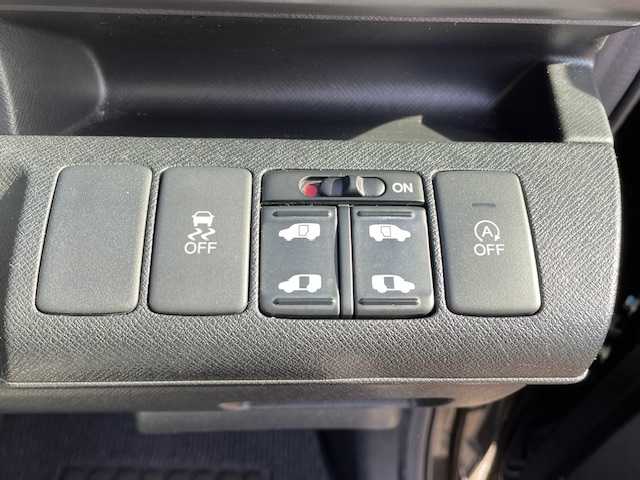 ホンダ ステップワゴン スパーダ Z クールスピリット 富山県 2013(平25)年 9.1万km プレミアムスパークルブラックパール (株)IDOMが運営する【じしゃロン富山店】の自社ローン対象車両になります。こちらは現金ご利用時の価格です。自社ローンご希望の方は別途その旨お申付け下さい。/純正インターナビ/FM/AM/CD/DVD/TV/HDD/USB/ビデオ入力端子/バックカメラ/ETC/前方ドライブレコーダー/両側パワースライドドア/横滑り防止/クルコン/7人乗り/ハーフレザーシート/スマートキー