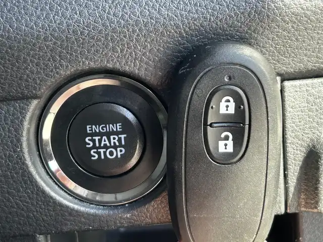 スズキ ハスラー J ブラックインテリアパッケージ 静岡県 2019(令1)年 4.5万km フェニックスレッドパール/ホワイト2トーンルーフ 純正8インチメモリーナビ/（FM/AM/CD/DVD/Bluetooth）/純正８インチメモリーナビ横滑り防止システム/レーンキープアシスト/全周囲カメラ/ビルトインETC/オートライト/ドライブレコーダー/前席シートヒーター/フルフラットシート/ベンチシート/アイドリングストップ/純正フロアマット/オートライト/純正15AW