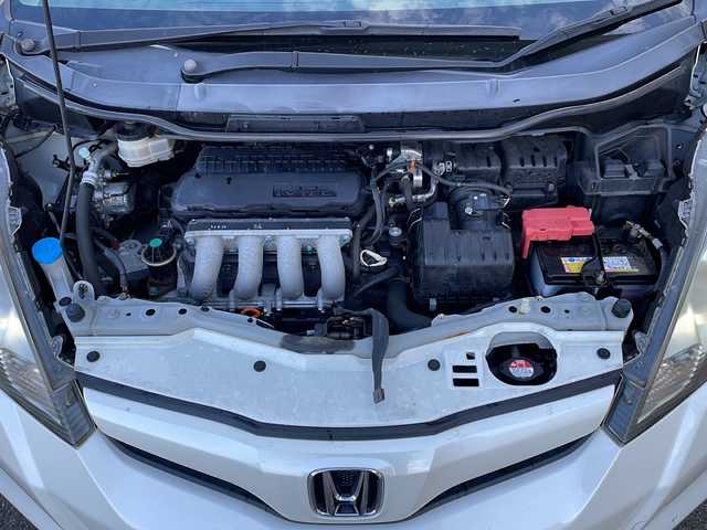 ホンダ フィット シーズ ファインスタイル 福島県 2013(平25)年 8.5万km プレミアムホワイトパール 純正ナビ　バックＣ　ＴＶ　ＢＴ　ビルトインＥＴＣ　ＨＩＤヘッドライト　オートライト　ＥＣＯＮ　社外ドラレコ　スマートキー　前席シートヒーター　社外１４インチ冬タイヤ付ＡＷ装着　盗難防止装置　ＡＣＣ