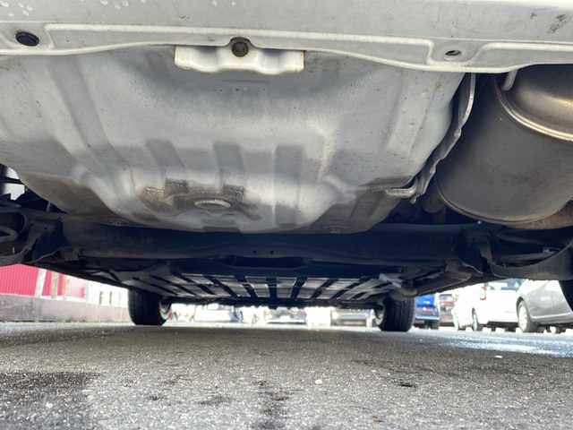 ホンダ フィット シーズ ファインスタイル 福島県 2013(平25)年 8.5万km プレミアムホワイトパール 純正ナビ　バックＣ　ＴＶ　ＢＴ　ビルトインＥＴＣ　ＨＩＤヘッドライト　オートライト　ＥＣＯＮ　社外ドラレコ　スマートキー　前席シートヒーター　社外１４インチ冬タイヤ付ＡＷ装着　盗難防止装置　ＡＣＣ