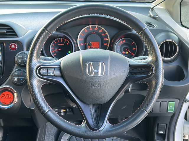 ホンダ フィット シーズ ファインスタイル 福島県 2013(平25)年 8.5万km プレミアムホワイトパール 純正ナビ　バックＣ　ＴＶ　ＢＴ　ビルトインＥＴＣ　ＨＩＤヘッドライト　オートライト　ＥＣＯＮ　社外ドラレコ　スマートキー　前席シートヒーター　社外１４インチ冬タイヤ付ＡＷ装着　盗難防止装置　ＡＣＣ