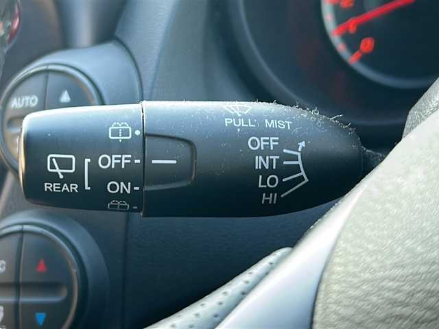 ホンダ フィット シーズ ファインスタイル 福島県 2013(平25)年 8.5万km プレミアムホワイトパール 純正ナビ　バックＣ　ＴＶ　ＢＴ　ビルトインＥＴＣ　ＨＩＤヘッドライト　オートライト　ＥＣＯＮ　社外ドラレコ　スマートキー　前席シートヒーター　社外１４インチ冬タイヤ付ＡＷ装着　盗難防止装置　ＡＣＣ