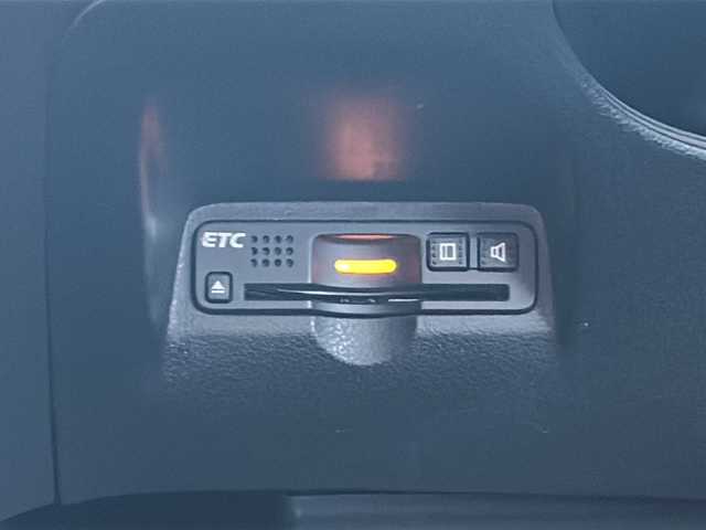 ホンダ フィット シーズ ファインスタイル 福島県 2013(平25)年 8.5万km プレミアムホワイトパール 純正ナビ　バックＣ　ＴＶ　ＢＴ　ビルトインＥＴＣ　ＨＩＤヘッドライト　オートライト　ＥＣＯＮ　社外ドラレコ　スマートキー　前席シートヒーター　社外１４インチ冬タイヤ付ＡＷ装着　盗難防止装置　ＡＣＣ