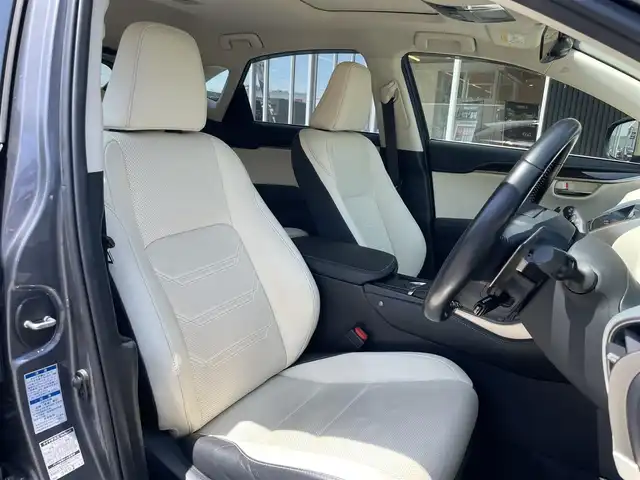 レクサス ＮＸ 300h バージョンL 福岡県 2019(令1)年 4.4万km マーキュリーグレーマイカ サンルーフ　/Lexussafetysense/レーダークルーズコントロール/レーンキープアシスト/ブラインドスポットモニター/ヘッドアップディスプレイ/ハンドルヒーター/三眼ＬＥＤへっどらいと/白革シート/前席エアシート/全席シートヒーター/純正ナビ　/全方位カメラ/フルセグTV/Bluetooth/ヘッドアップディスプレイ/パワーバックドア/純正18インチアルミホイール/ETC2.0/取扱説明書/保証書/エンジンスターターキー/カードキー/スペアキー×1