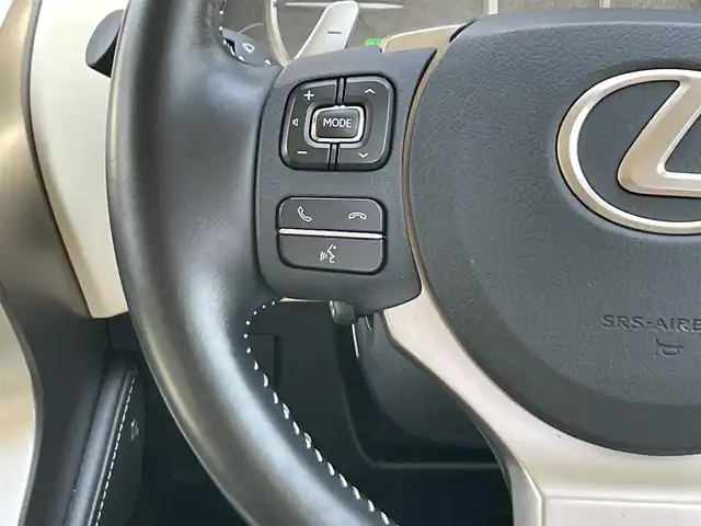 レクサス ＮＸ 300h バージョンL 福岡県 2019(令1)年 4.4万km マーキュリーグレーマイカ サンルーフ　/Lexussafetysense/レーダークルーズコントロール/レーンキープアシスト/ブラインドスポットモニター/ヘッドアップディスプレイ/ハンドルヒーター/三眼ＬＥＤへっどらいと/白革シート/前席エアシート/全席シートヒーター/純正ナビ　/全方位カメラ/フルセグTV/Bluetooth/ヘッドアップディスプレイ/パワーバックドア/純正18インチアルミホイール/ETC2.0/取扱説明書/保証書/エンジンスターターキー/カードキー/スペアキー×1