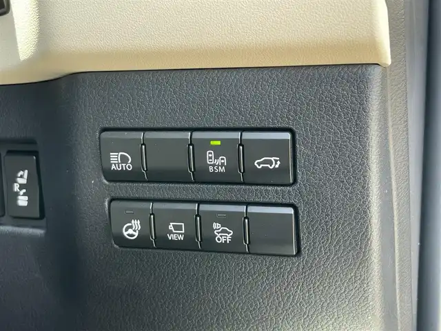 レクサス ＮＸ 300h バージョンL 福岡県 2019(令1)年 4.4万km マーキュリーグレーマイカ サンルーフ　/Lexussafetysense/レーダークルーズコントロール/レーンキープアシスト/ブラインドスポットモニター/ヘッドアップディスプレイ/ハンドルヒーター/三眼ＬＥＤへっどらいと/白革シート/前席エアシート/全席シートヒーター/純正ナビ　/全方位カメラ/フルセグTV/Bluetooth/ヘッドアップディスプレイ/パワーバックドア/純正18インチアルミホイール/ETC2.0/取扱説明書/保証書/エンジンスターターキー/カードキー/スペアキー×1