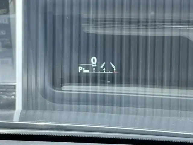 レクサス ＮＸ 300h バージョンL 福岡県 2019(令1)年 4.4万km マーキュリーグレーマイカ サンルーフ　/Lexussafetysense/レーダークルーズコントロール/レーンキープアシスト/ブラインドスポットモニター/ヘッドアップディスプレイ/ハンドルヒーター/三眼ＬＥＤへっどらいと/白革シート/前席エアシート/全席シートヒーター/純正ナビ　/全方位カメラ/フルセグTV/Bluetooth/ヘッドアップディスプレイ/パワーバックドア/純正18インチアルミホイール/ETC2.0/取扱説明書/保証書/エンジンスターターキー/カードキー/スペアキー×1
