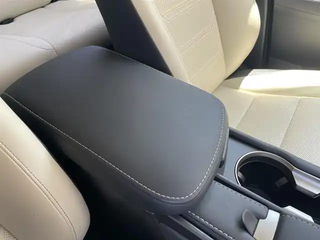 レクサス ＮＸ 300h バージョンL 福岡県 2019(令1)年 4.4万km マーキュリーグレーマイカ サンルーフ　/Lexussafetysense/レーダークルーズコントロール/レーンキープアシスト/ブラインドスポットモニター/ヘッドアップディスプレイ/ハンドルヒーター/三眼ＬＥＤへっどらいと/白革シート/前席エアシート/全席シートヒーター/純正ナビ　/全方位カメラ/フルセグTV/Bluetooth/ヘッドアップディスプレイ/パワーバックドア/純正18インチアルミホイール/ETC2.0/取扱説明書/保証書/エンジンスターターキー/カードキー/スペアキー×1