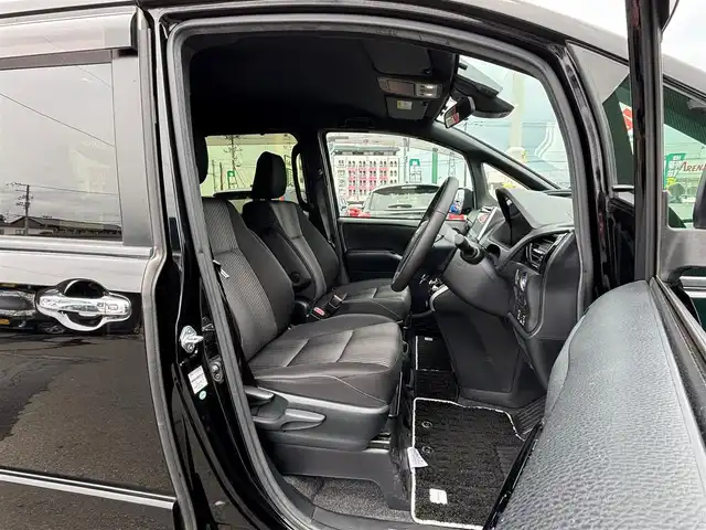 トヨタ ヴォクシー ハイブリッド ZS 煌 宮城県 2018(平30)年 6.8万km ブラック セーフティセンス/・プリクラッシュセーフティ/・レーンディパーチャーアラート/・オートマチックハイビーム/・先行車発進告知機能/純正9インチナビ（NSZT-Y66T）/・CD/DVD/・Bluetooth/・フルセグTV/バックカメラ/ビルトインETC/前席シートヒーター/両側パワースライドドア/革巻きステアリング/クルーズコントロール/ステアリングスイッチ/LEDヘッドランプ/フォグランプ/オートライト/スマートキー＆プッシュスタート/電動格納ミラー/純正16インチAW/純正フロアマット/純正ドアバイザー/Wエアバッグ