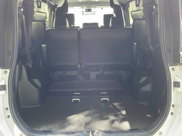 トヨタ ノア Si ダブルバイビーⅢ 京都府 2021(令3)年 2.8万km ホワイトパールクリスタルシャイン ワンオーナー/純正ナビ　NSZN-Z68T/FM/AM/CD/DVD/Bluetooth Audio/フルセグTV/バックカメラ/両側パワースライドドア/フリップダウンモニター/デジタルインナーミラー/TEIN車高調/ZERO1000エアクリーナー/クルーズコントロール/衝突軽減/車線逸脱/コーナーセンサー/ハーフレザーシート/前後ドラレコ/ビルトインETC/アイドリングストップ/純正フロアマット/純正ドアバイザー/純正AW