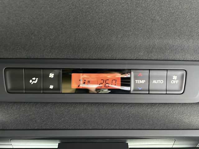 トヨタ ノア Si ダブルバイビーⅢ 京都府 2021(令3)年 2.8万km ホワイトパールクリスタルシャイン ワンオーナー/純正ナビ　NSZN-Z68T/FM/AM/CD/DVD/Bluetooth Audio/フルセグTV/バックカメラ/両側パワースライドドア/フリップダウンモニター/デジタルインナーミラー/TEIN車高調/ZERO1000エアクリーナー/クルーズコントロール/衝突軽減/車線逸脱/コーナーセンサー/ハーフレザーシート/前後ドラレコ/ビルトインETC/アイドリングストップ/純正フロアマット/純正ドアバイザー/純正AW