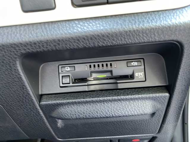 トヨタ ノア Si ダブルバイビーⅢ 京都府 2021(令3)年 2.8万km ホワイトパールクリスタルシャイン ワンオーナー/純正ナビ　NSZN-Z68T/FM/AM/CD/DVD/Bluetooth Audio/フルセグTV/バックカメラ/両側パワースライドドア/フリップダウンモニター/デジタルインナーミラー/TEIN車高調/ZERO1000エアクリーナー/クルーズコントロール/衝突軽減/車線逸脱/コーナーセンサー/ハーフレザーシート/前後ドラレコ/ビルトインETC/アイドリングストップ/純正フロアマット/純正ドアバイザー/純正AW