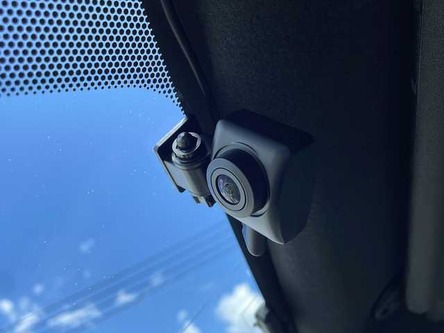 トヨタ ノア Si ダブルバイビーⅢ 京都府 2021(令3)年 2.8万km ホワイトパールクリスタルシャイン ワンオーナー/純正ナビ　NSZN-Z68T/FM/AM/CD/DVD/Bluetooth Audio/フルセグTV/バックカメラ/両側パワースライドドア/フリップダウンモニター/デジタルインナーミラー/TEIN車高調/ZERO1000エアクリーナー/クルーズコントロール/衝突軽減/車線逸脱/コーナーセンサー/ハーフレザーシート/前後ドラレコ/ビルトインETC/アイドリングストップ/純正フロアマット/純正ドアバイザー/純正AW