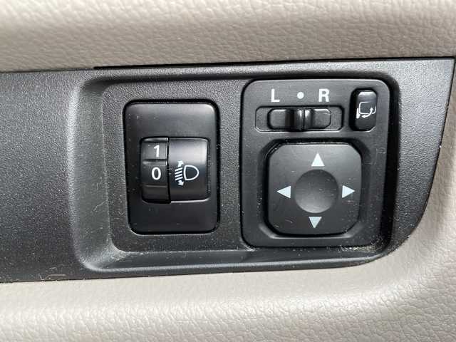 日産 デイズ S 道央・札幌 2016(平28)年 8.2万km モカブラウンP ・4WD/・純正オーディオ/・CD/AUX/・社外エンジンスターター/・シートヒーター/・ベンチシート/・ヘッドライトレベライザー/・アイドリングストップ/・電動格納ミラー/・純正フロアマット/・ドアバイザー/・積込夏タイヤ純正AWセット/・リモコンキー/・スペアキー/・保証書