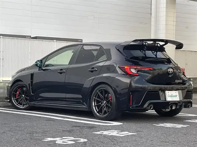 トヨタ ＧＲカローラ RZ 群馬県 2023(令5)年 2.8万km プレシャスブラックパール トヨタセーフティセンス/・衝突軽減ブレーキシステム/・レーンキープアシスト/・レーダークルーズコントロール/・オートマチックハイビーム/純正ディスプレイオーディオ/（ナビ/BT/ラジオ/フルセグTV/Miracast）/バックカメラ/ビルトインETC2.0/ステアリングスイッチ/LEDヘッドライト/フォグライト/電格ミラー/純正フロアマット/車高調/純正18インチアルミホイール/SARDフロントスポイラー/SARDフェンダー/SARDサイドスポイラー/SARDリアウィング